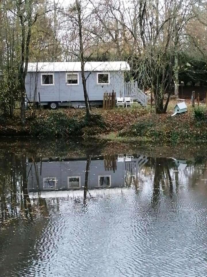 Le Clos Des Augers, Chambres D'Hotes Et Roulotte Azay-sur-Cher Exterior foto